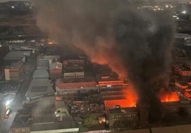 Trágico incendio en la ciudad sudafricana de Johannesburgo finalizó con varios muertos