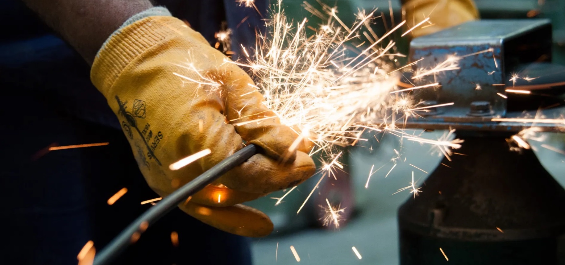 La industria frenó la caída en marzo y creció 0,7% tras ocho meses en rojo