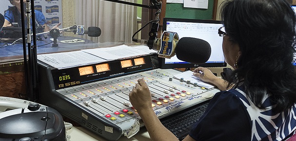 Aire!: Hoy se celebra el Día del Operador de Radio – Cuna de la Noticia