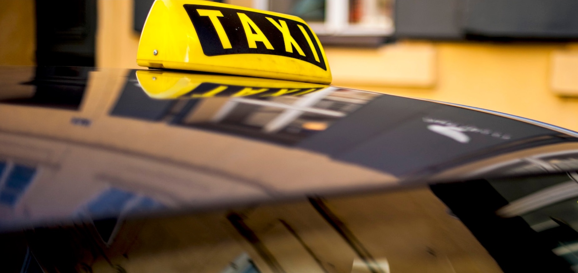 Taxistas rosarinos solicitaron al Concejo la autorización para usar Uber y Didi