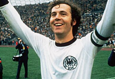 Murió Franz Beckenbauer, la leyenda del fútbol alemán que fue campeón mundial como jugador y entrenador