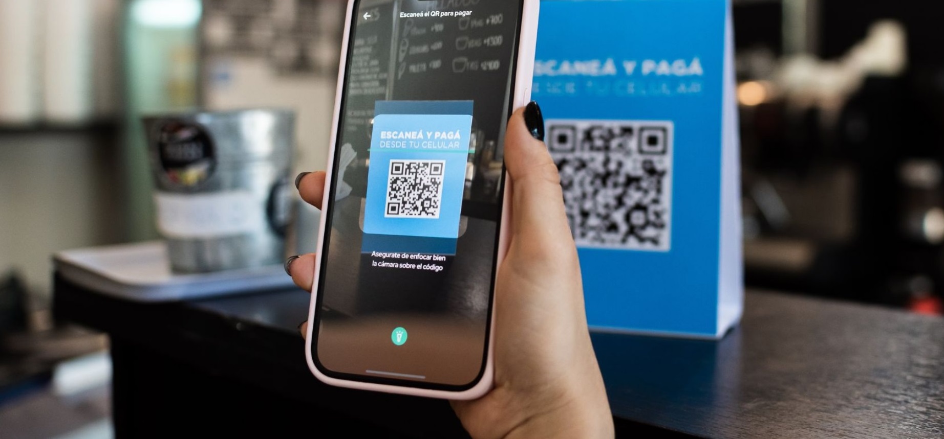 Endeudados: Los hogares destinan el 33% de sus ingresos a devolver créditos a plataformas digitales