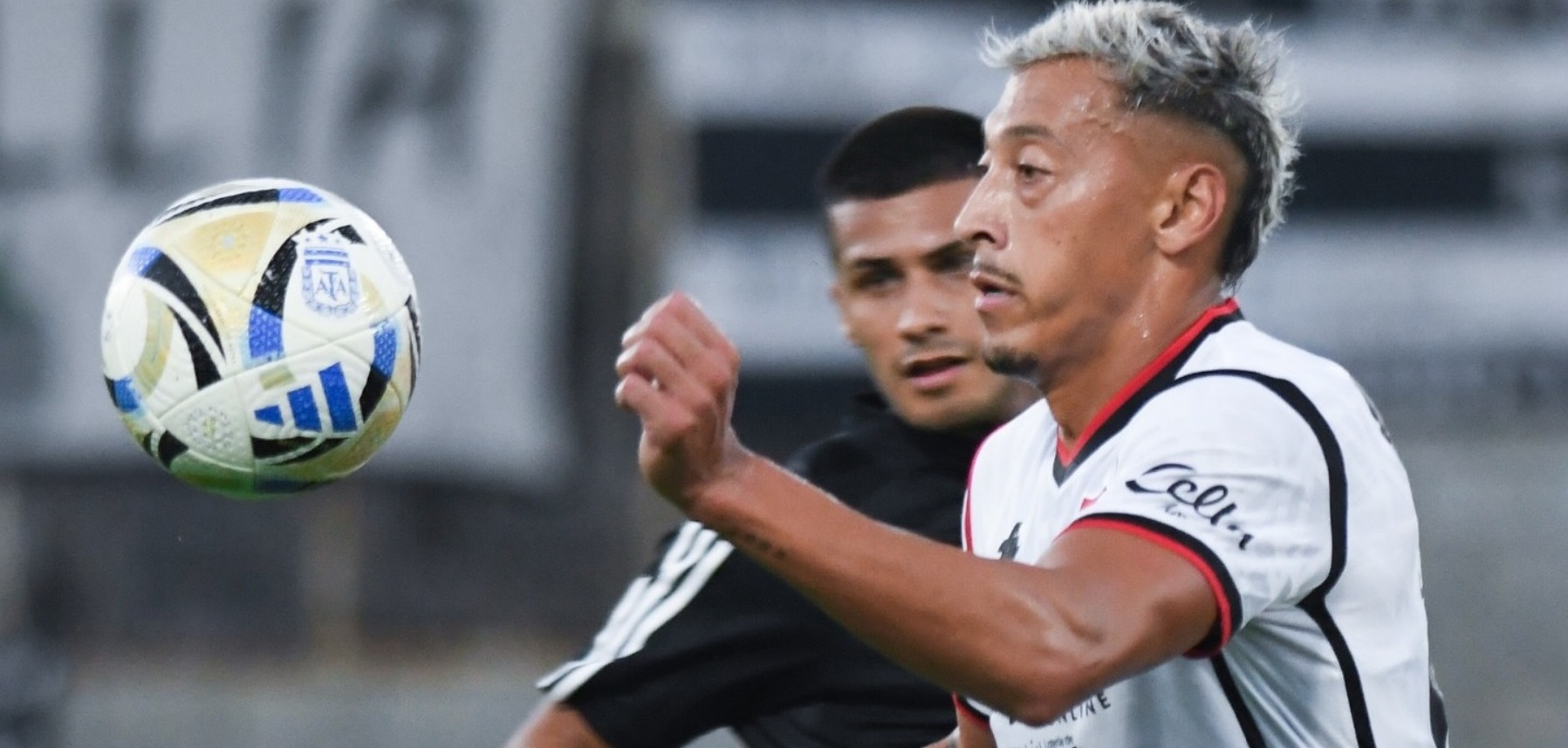 Newell’s jugó mal pero logró empatar ante Riestra en Bajo Flores