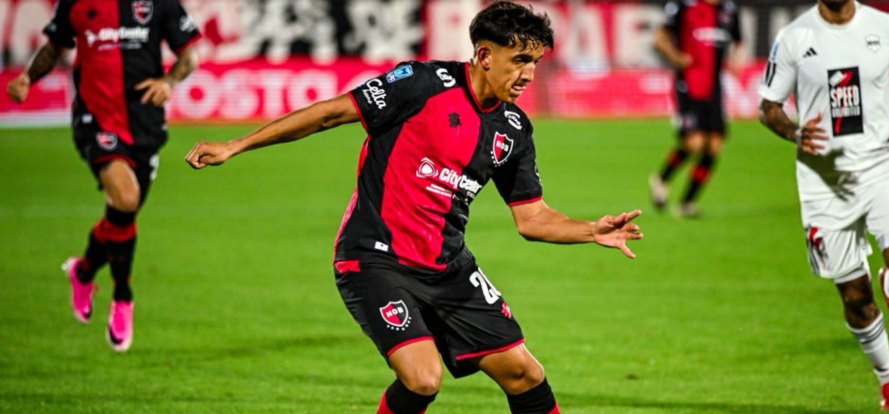Newell’s destrabó un partido complicado y se llevó tres puntos de oro ante Riestra en el Coloso