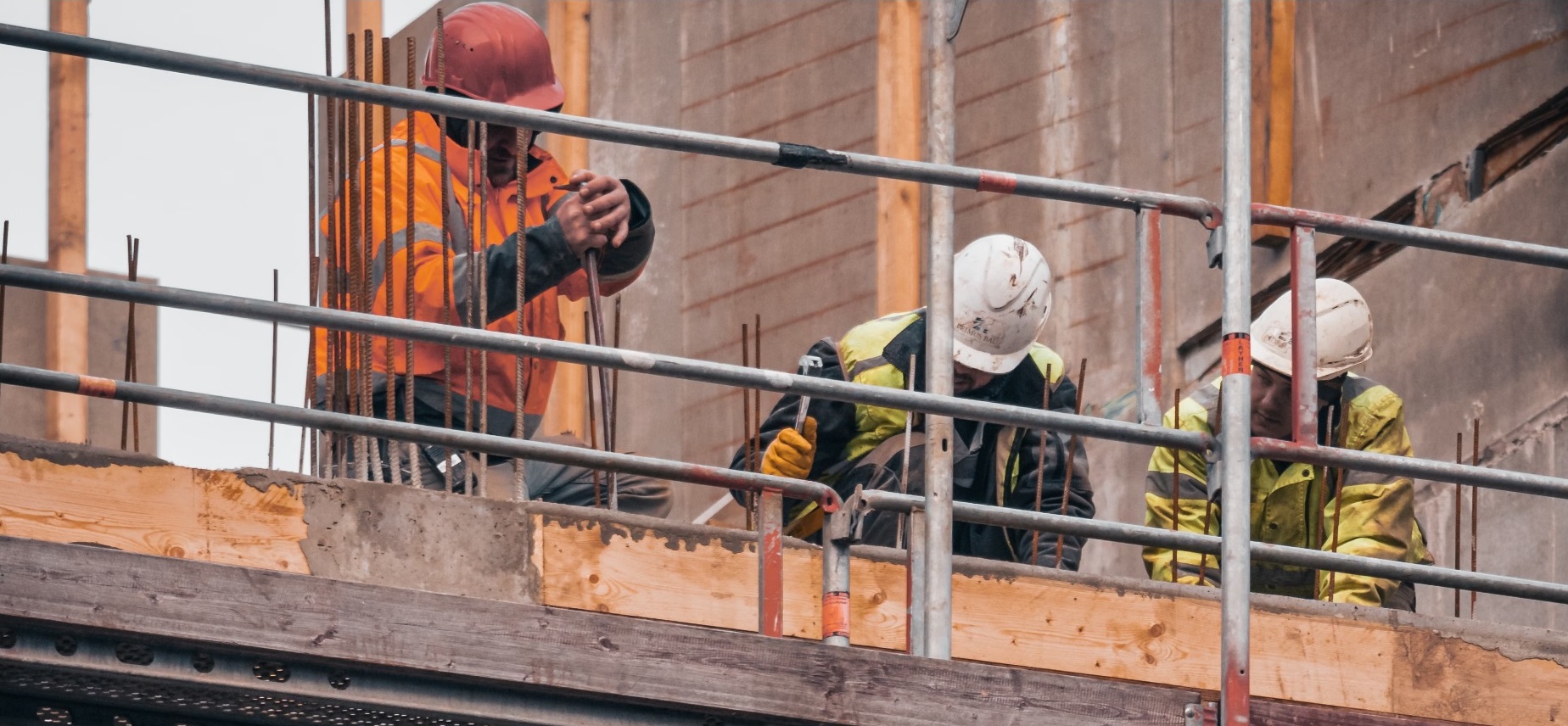 Fuerte caída de la construcción: bajó 4,5% interanual en julio y 4,6% frente a junio